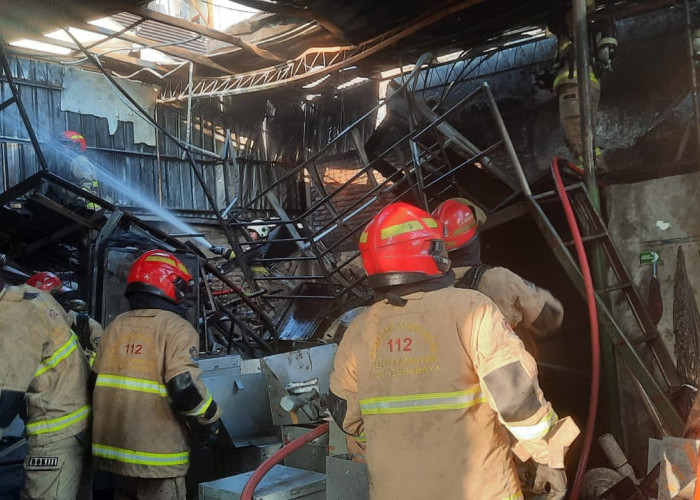 Gudang Pengujian PT Genau Loka Gantari di Jambangan Terbakar