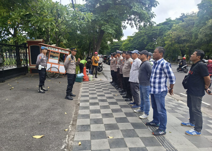 Polsek Gayungan Kawal Aksi Unras PMII di Mapolda Jatim, 23 Personel Disiagakan