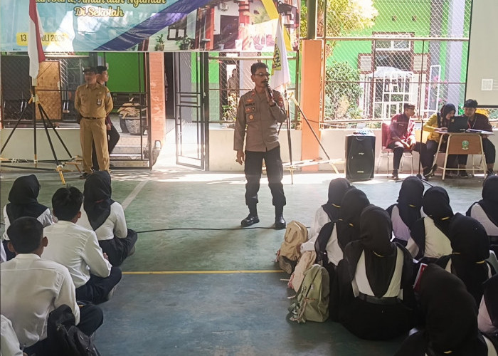 Cerdaskan Bangsa, Polisi Ngawi Edukasi 540 Siswa SMKN 1 Geneng 