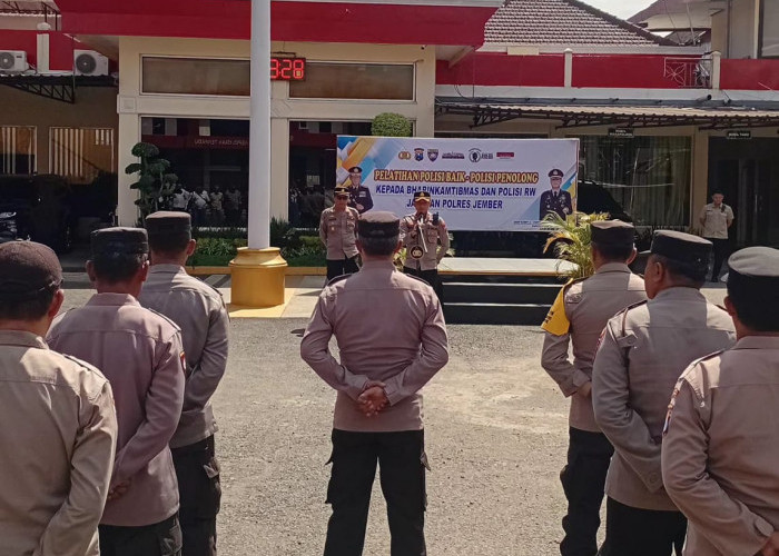 Polres Jember Gembleng Bhabinkamtibmas dan Polisi RW dalam Pelatihan 'Polisi Baik, Polisi Penolong'