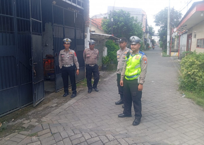 Jaga Kondusivitas Wilayah, Polsek Sawahan Intensifkan Patroli di Pemukiman Petemon