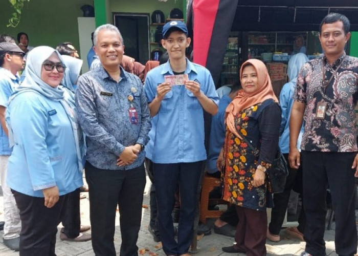 Lakukan Monev, Dinsos Jombang Pastikan Penyaluran BLT DBHCHT Tepat Sasaran