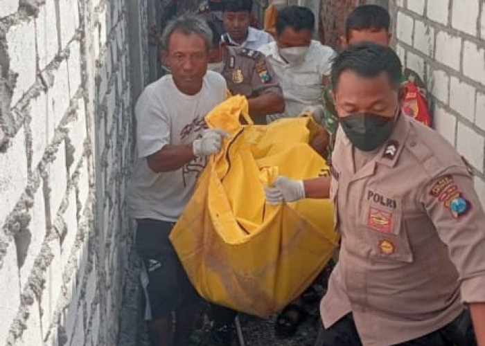 Kapolsek Modo Evakuasi Warga Meninggal di Rumah, Diduga Sakit
