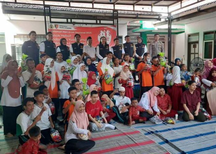 Peringati Hari Anak Nasional, Unit PPA Polres Situbondo Edukasi Hukum di SLB