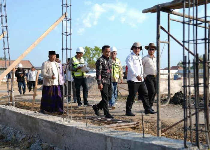 Bupati Bangkalan Tinjau Proses Pembangunan Kampung Nelayan Merah Putih di Desa Tengket