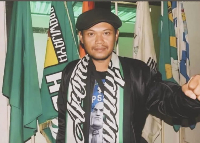 Kabar Duka Menyelimuti Suporter Persebaya, Andie Peci Meninggal Dunia