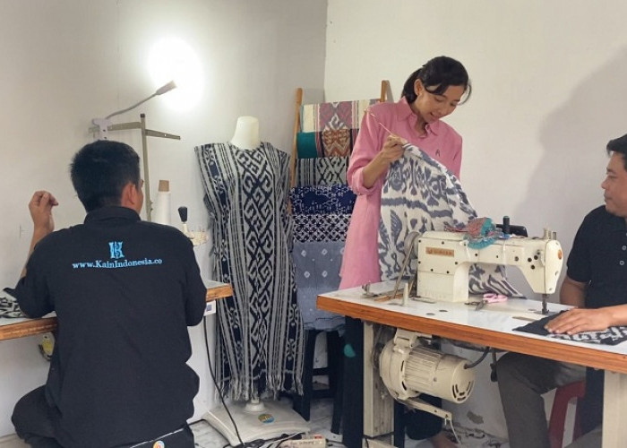 LinkUMKM BRI Dorong Perempuan Pengusaha Fesyen Naik Kelas, Olah  Wastra Nusantara Jadi Busana Modern
