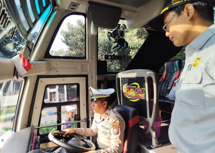 Satlantas Polres Gresik Bersama Jasa Raharja dan Dishub Gelar Ramp Check Bus Pariwisata