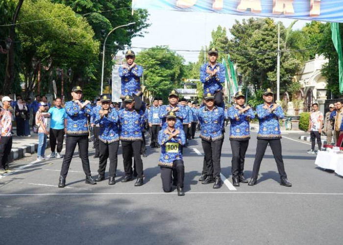 54 Regu Gerak Jalan Meriahkan HUT Korpri Ke-54 di Lamongan