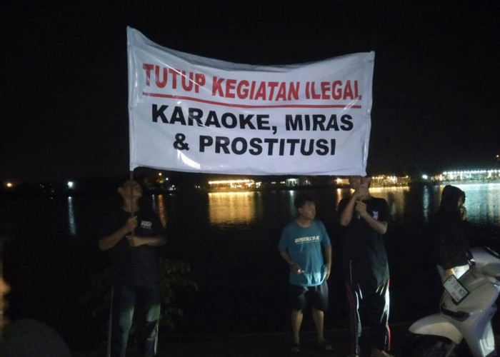Resah Jadi Tempat Maksiat, Ratusan Warga Luminggir Geruduk Warung Remang-Remang di Waduk Long Storage