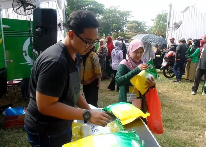 Pemkot Pasuruan Gelar Operasi Pasar Murah, Warga Rela Antre Berjam-jam