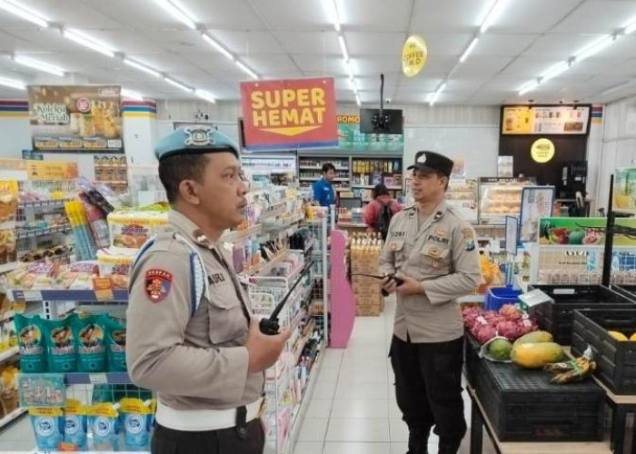 Patroli Intensif Polsek Sukomanunggal di Minimarket 