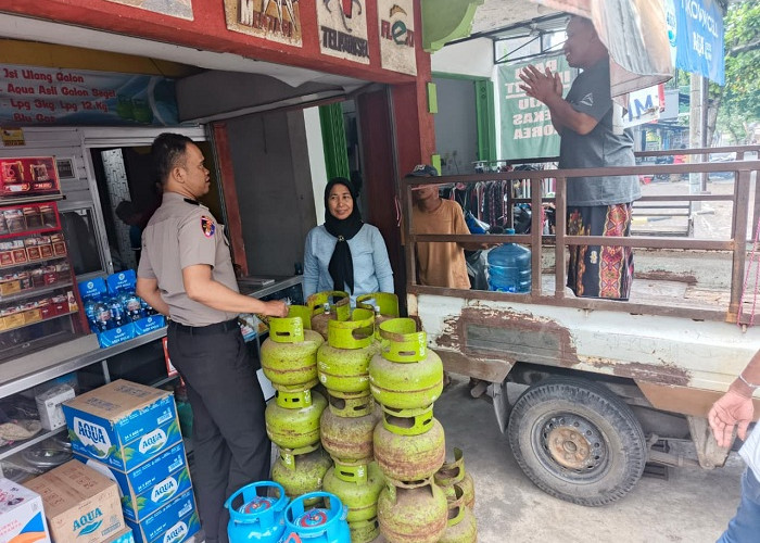 Pastikan Harga Stabil dan Cegah Penimbunan, Polsek Pasirian Pantau Distribusi Elpi3 Kg