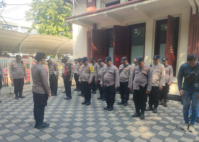Polsek Sawahan Kawal Sidang Perdata di PN Surabaya