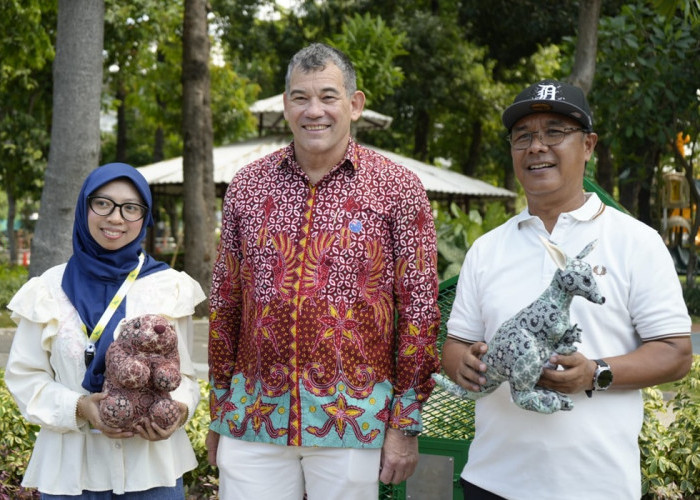 Kanguru Australia Jadi Duta Lingkungan di Taman Prestasi Surabaya, Ajak Warga Peduli Sampah