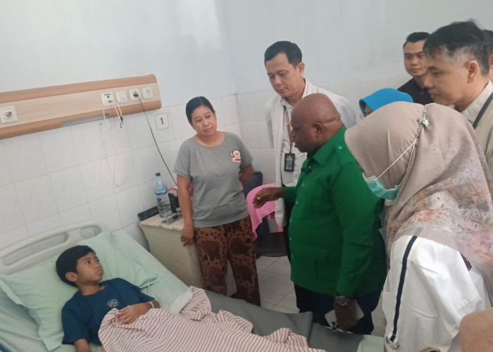 Menteri HAM Soroti Buruknya Manajemen MBG di Surabaya