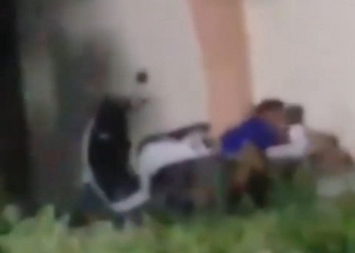 Viral Sejoli Diduga Mesum di GOR Alun-alun Sidayu Gresik, Polisi Lakukan Penyelidikan
