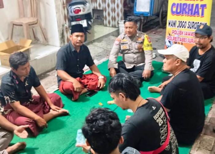 Polsek Sawahan Sapa Warga Putat Jaya Surabaya, Tekankan Peran Orang Tua Cegah Gengster dan Kriminalitas Anak
