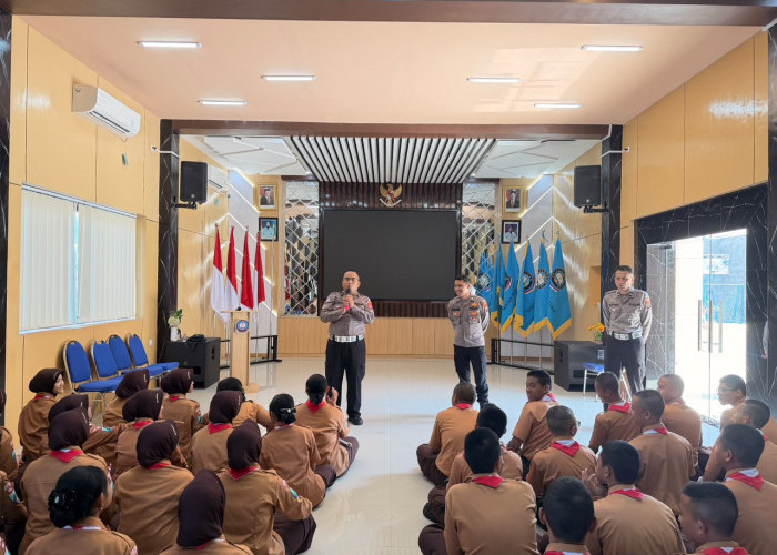 Polresta Sidoarjo Bekali Pemanfaatan AI di SMA Hang Tuah 5 Candi