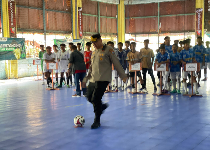 Kapolres Mojokerto Kota Buka Turnamen Futsal Antar Pelajar PWI Mojokerto Cup 2026
