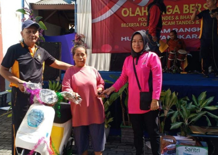 PKL Beruntung Bawa Sepeda Listrik di HUT ke-78 Bhayangkara yang Digelar Polsek Tandes