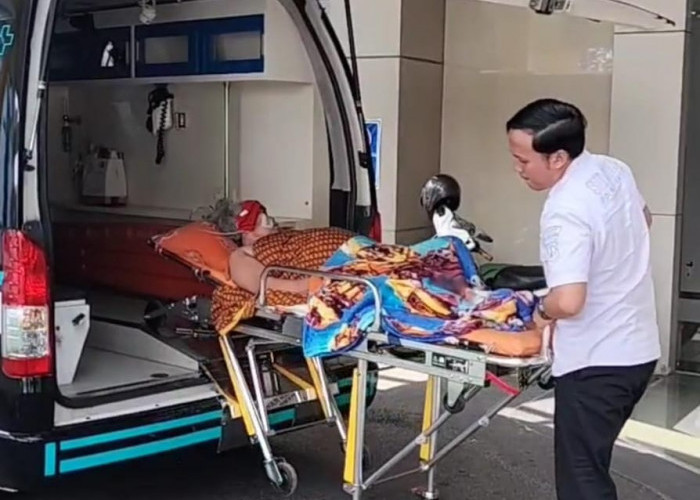 Melayani Sepenuh Hati, Ambulans Gratis Polres Gresik Antar Warga ke Rumah Sakit Ibnu Sina