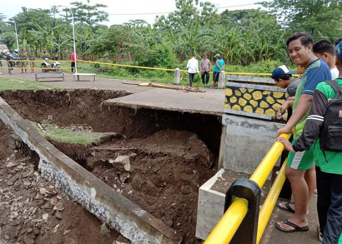 Tanggul Sungai Welang Ambrol Lagi, Warga Semakin Was-Was