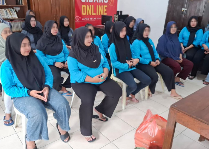 Berpeluang Dapat Premi, WBP Lapas Kediri Dilatih Merajut