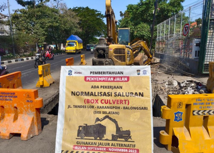 Proyek Normalisasi di Tandes Dikebut 2 Bulan, 1.000 Ton Sedimen Lumpur bercampur Sampah Berhasil Dikeruk
