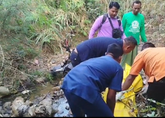 Hilang Kendali di Tikungan Dagan Solokuro, Pengendara Motor Asal Paciran Tewas Terperosok ke Sungai