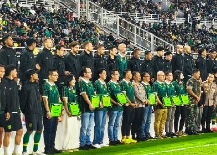 Launching Tim Persebaya Berlangsung Spektakuler di Stadion GBT Surabaya