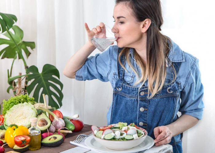 Kebanyakan Makan saat Lebaran? Ini 5 Cara Detoks Tubuh Secara Alami