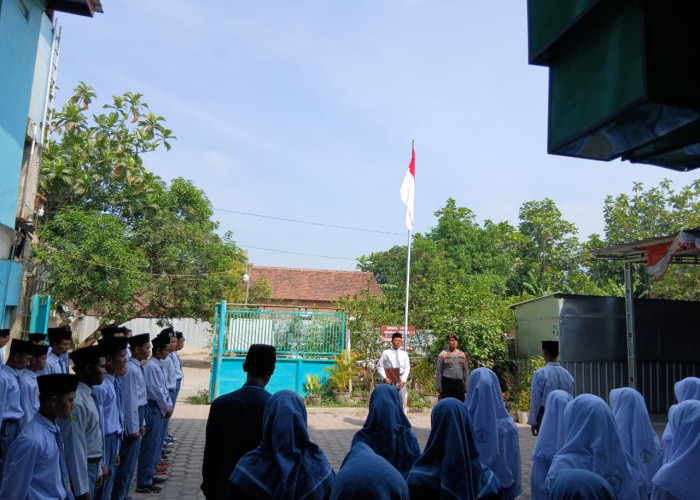 Polisi Ajak Pelajar Cinta Tanah Air