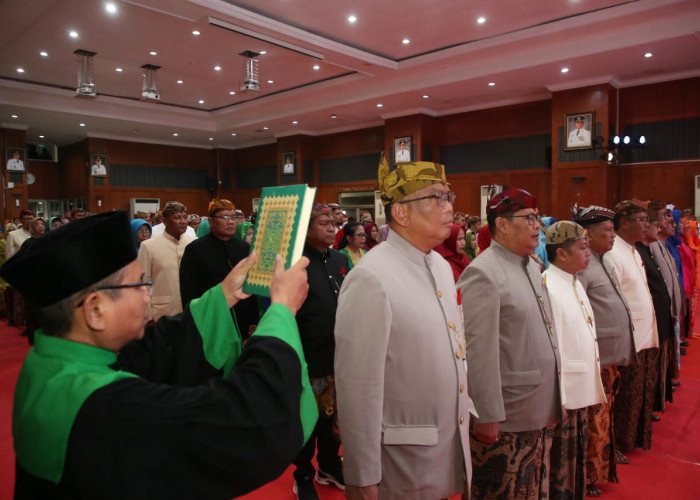 HUT ke-732 Surabaya: Wali Kota Lantik 223 Pejabat, Tekankan Rotasi untuk Peningkatan Kualitas Layanan