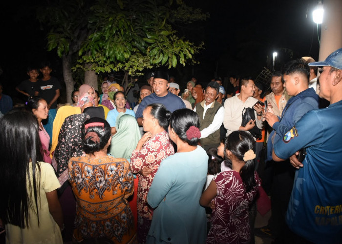Tinjau Kebakaran di Kapongan, Mas Rio Tanggung Biaya Perbaikan 3 Rumah dan Logistik Korban