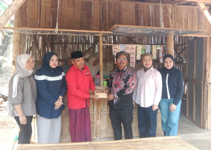 Said Abdullah Bantu Modal Usaha Pedagang Warung Sederhana di Sumenep