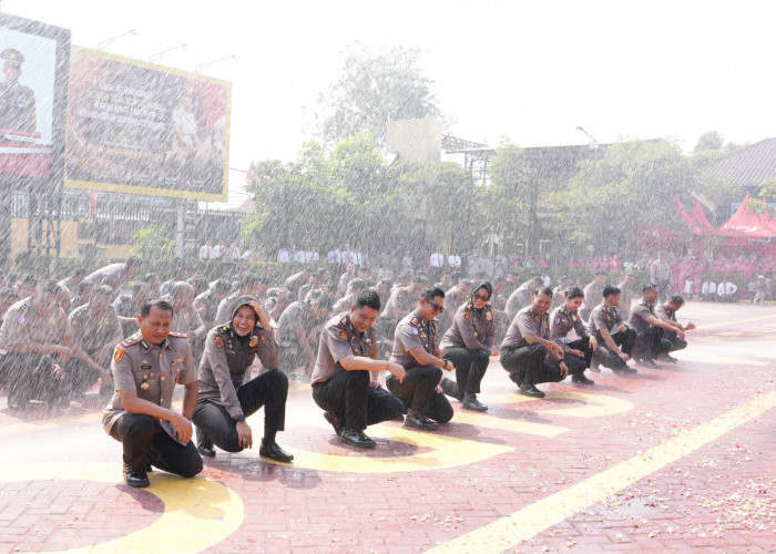 Kapolresta Sidoarjo Pimpin Upacara Sertijab Pejabat Utama, Kapolsek Jajaran dan Kenaikan Pangkat Anggota