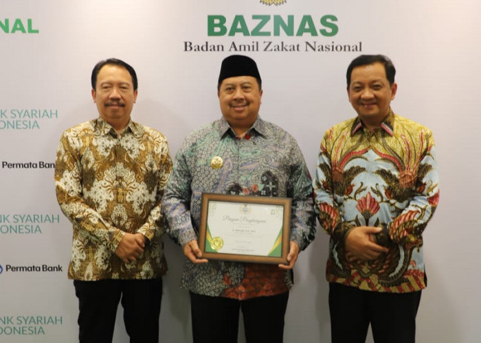 Bupati dan Baznas Jombang Raih Penghargaan di Ajang Baznas Awards 2025