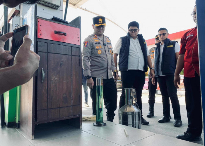 Arus Mudik Lebaran, Polres Gresik Sidak SPBU Pastikan Keamanan Stok dan Kualitas BBM
