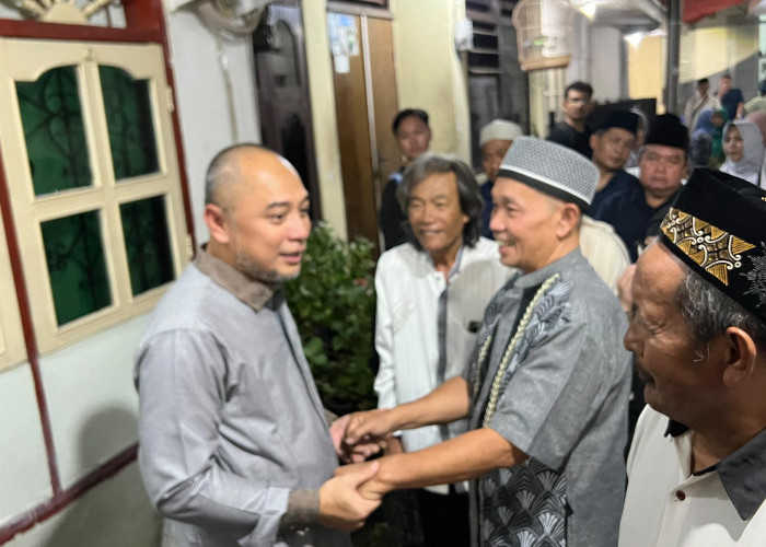 Ke Rumah Duka Korban Tercebur Proyek Gorong-Gorong Margorejo, Eri Cahyadi Janji Sanksi Tegas Kontraktor