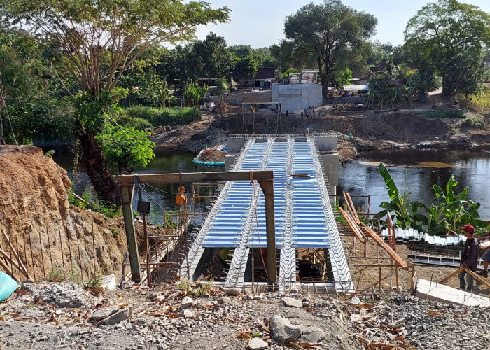 Pembangunan Jembatan Sidolaju Rp 9,9 Miliar Ditarget Selesai Akhir Desember 2024