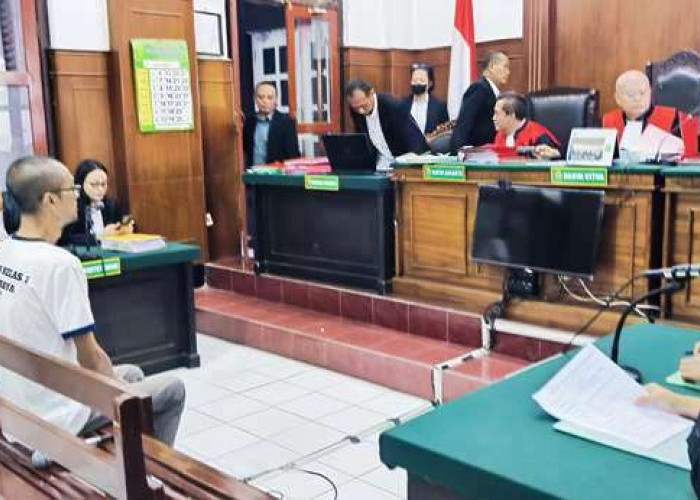 Bermodus Pembuatan Iklan, Pria di Surabaya Jual Video Model Mandi dan Ganti Baju