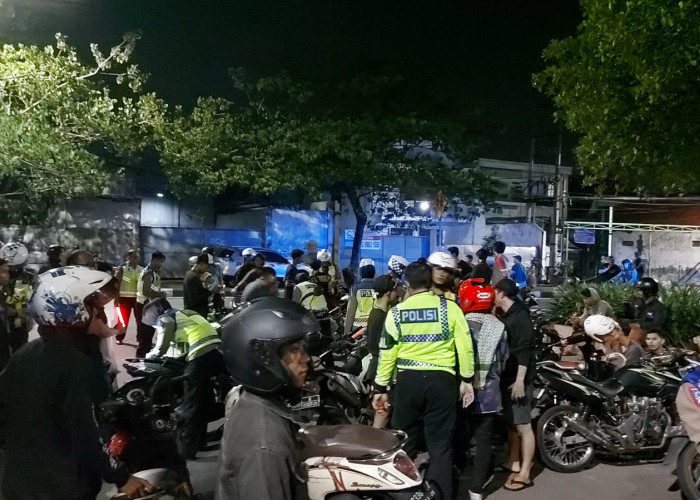 Satlantas Polrestabes Surabaya Razia Balap Liar dan Pemabuk 