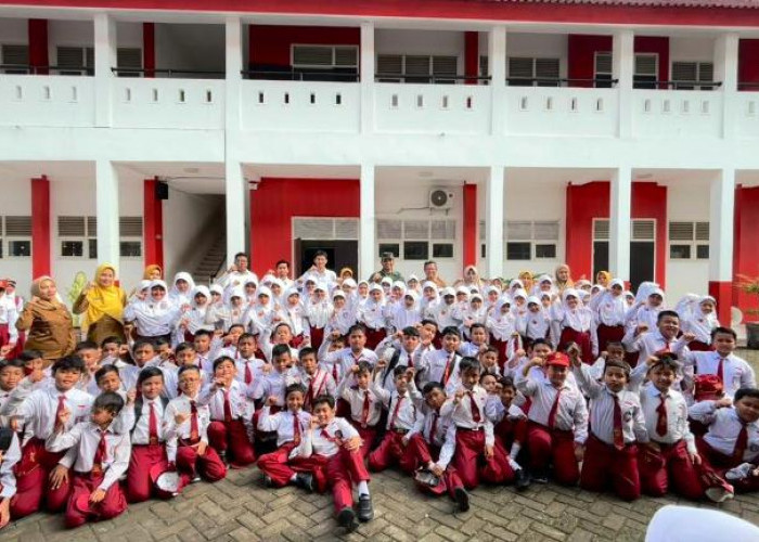 Kapten Cba Joko Wulyo Hadiri Upacara Bendera di SDN Barkot 1 Pamekasan