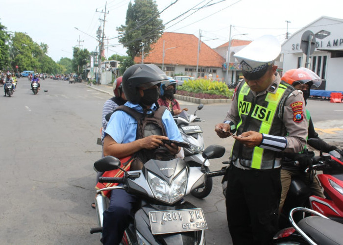 Polsek Semampir Bersama Dispenda Gelar Operasi Pajak Kendaraan