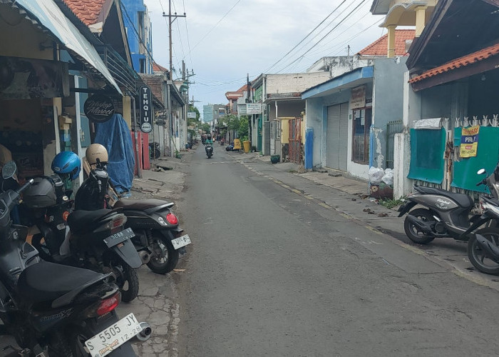 Antisipasi Banjir, Warga Wonocolo Pabrik Kulit Minta Jalan Dipaving