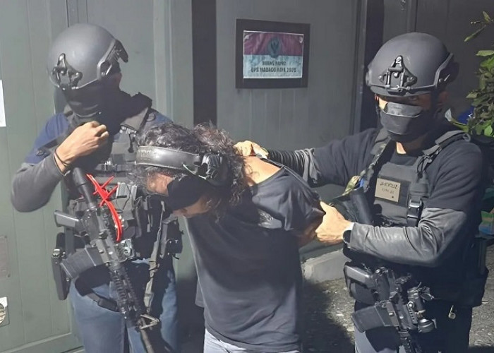 Densus 88 Tangkap 11 Tersangka Teroris di Enam Provinsi Afiliasi Daulah Islamiyah