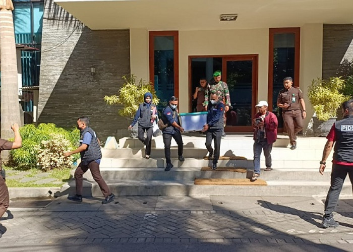 Kejari Geledah BPKAD dan Disbudpar Tulungagung, Dalami Pengadaan Tanah Griyo Kanjengan Tahun 2022