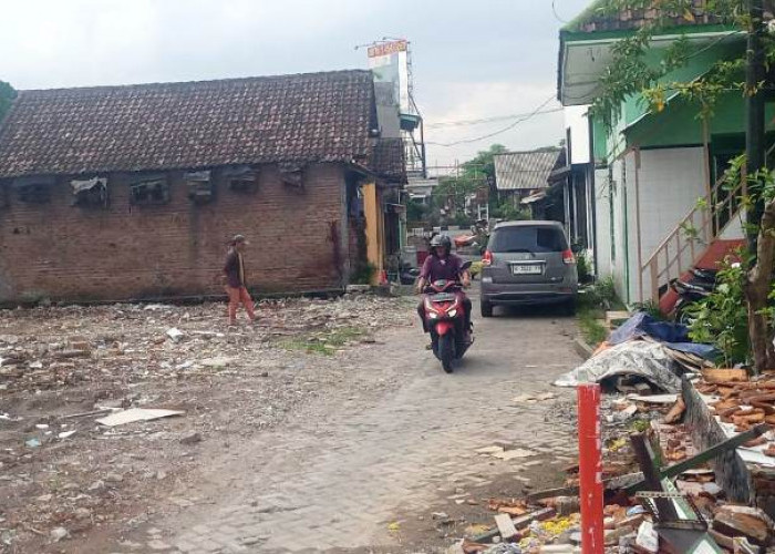 Ganti Rugi Proyek Flyover Cair, Warga Taman Pelangi Surabaya Mulai Kemas Barang dan Siap Pindah
