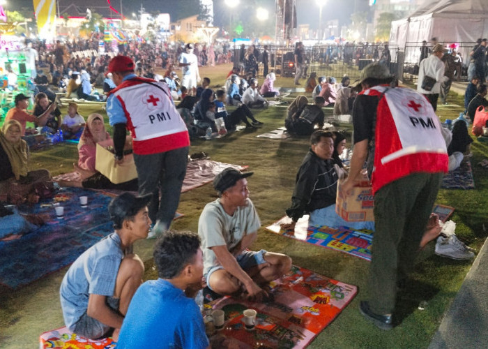 Sentuh Hati Penonton Konser NKRI, Relawan PMI Jember Ketuk Kepedulian untuk Korban Gempa NTT